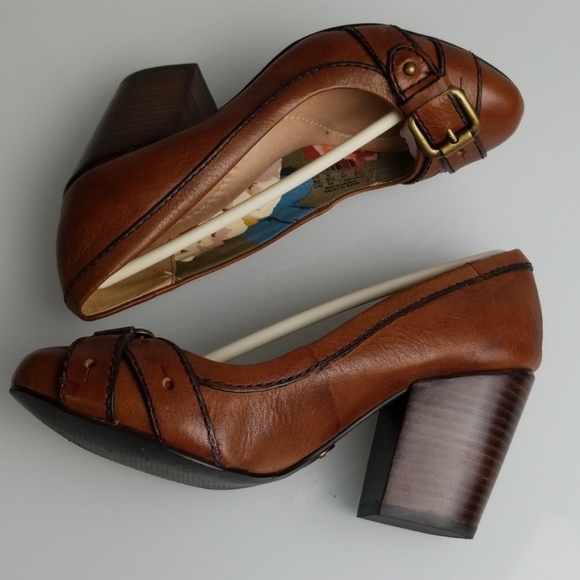 Fossil Brown Leather Pump - Picture 7 of 7